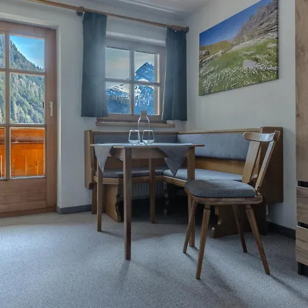 Sonnenwinkl Bed & Breakfast *